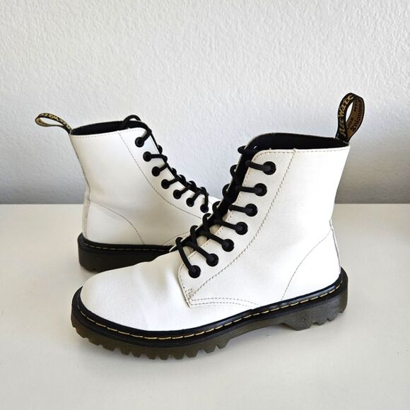 Dr. Martens | Luana Smooth Leather Lace Up Combat Boots White, Womens 8 - Picture 2 of 11
